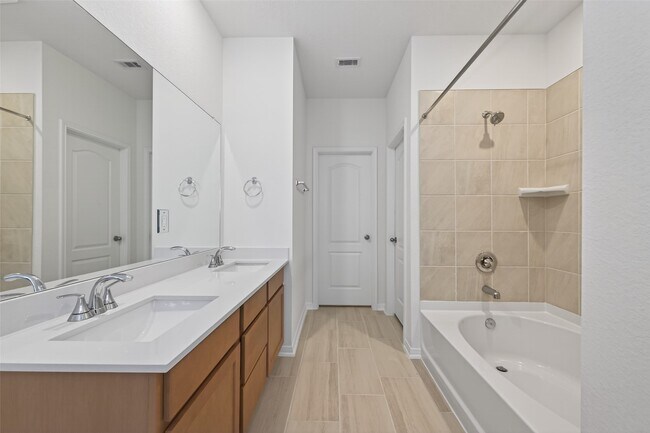 Building Photo - 8110 Shelter Bay Ln