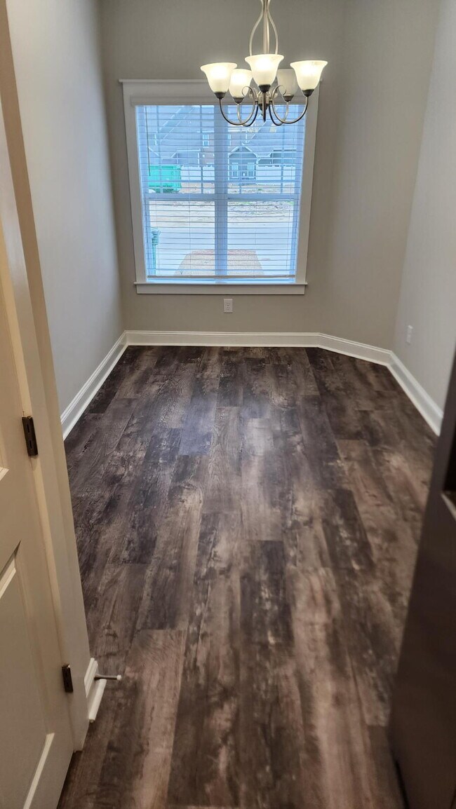 Building Photo - 1815 Fox Den Way