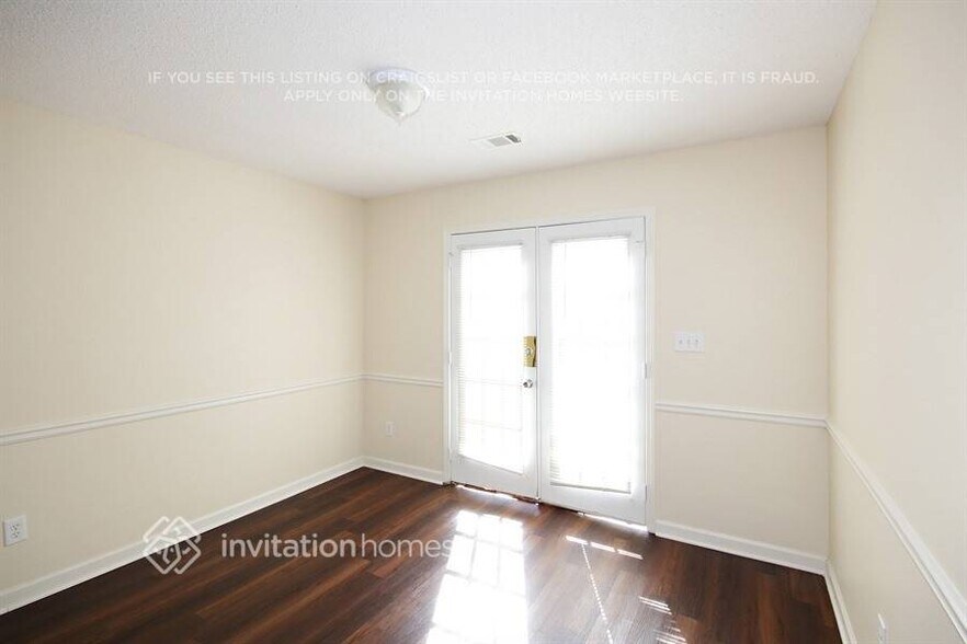 Building Photo - 1406 N Hampton Dr