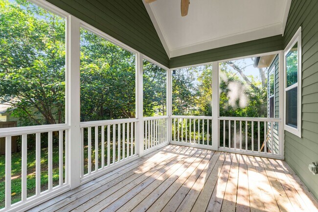 Building Photo - Beautifully Built Ranch Home in Desirable ...