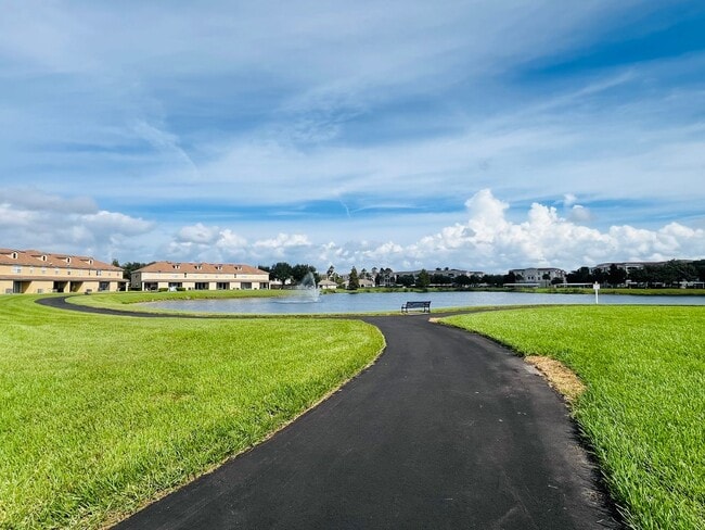 Building Photo - 3 Bedroom, 2.5 Bathroom 2-Story Townhouse in Gated Community - Kissimmee