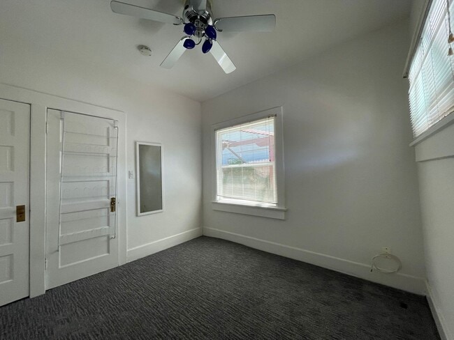 Building Photo - 2842 Copley Ave