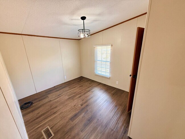 Building Photo - 2948 Ellejoy Rd