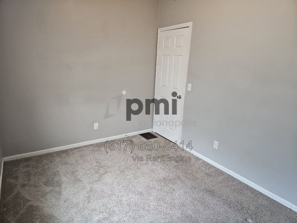 Building Photo - 112 Adler St