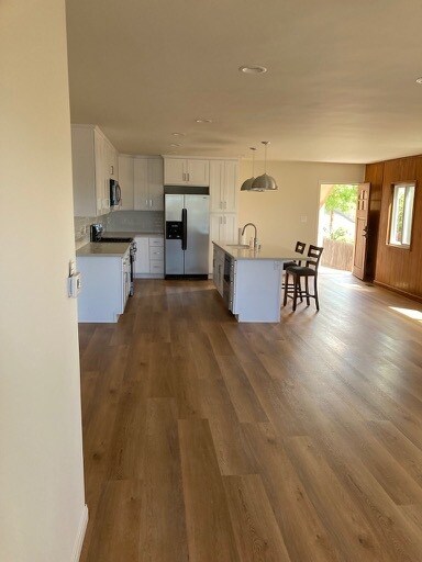 Building Photo - 507 N Helberta Ave