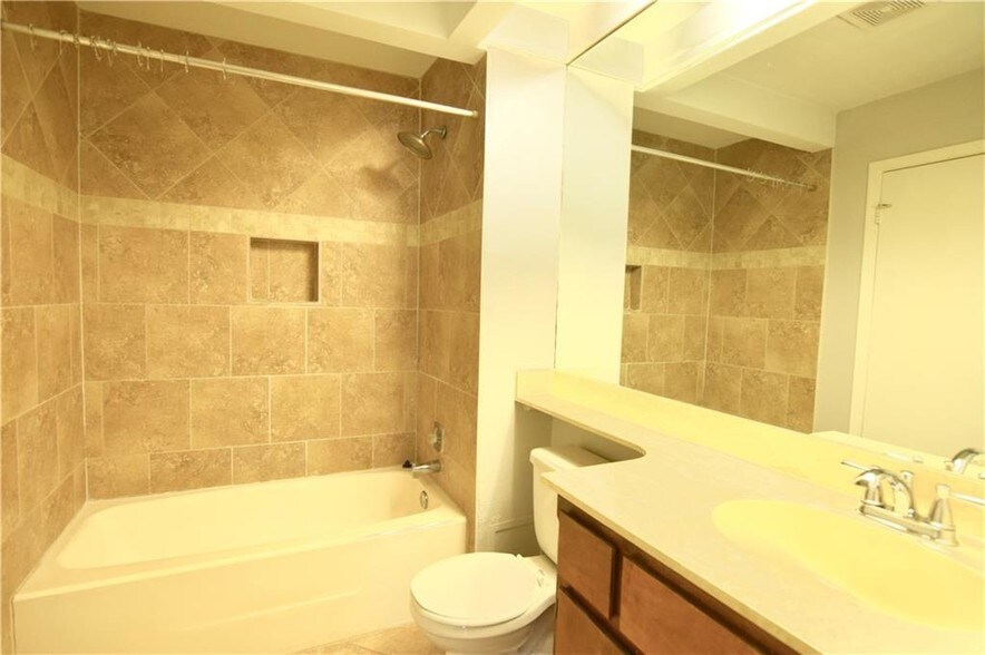 Downstairs Bath - 1748 Ohlen Rd