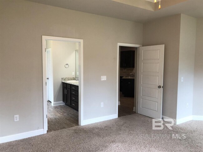 Building Photo - 23738 Havasu Dr