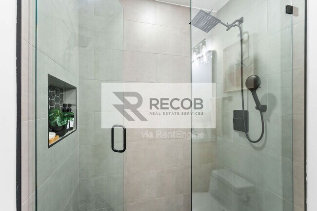 Building Photo - 4286 Samoset Ave