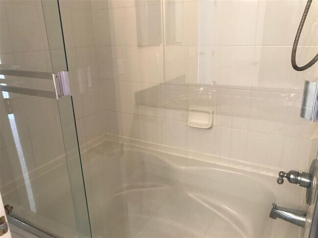 Building Photo - 629 Pinebranch Cir