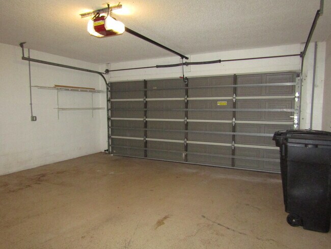 Building Photo - 2624 Valencia Rd