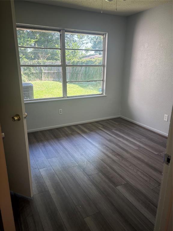 Building Photo - 6139 Ridgeway Dr