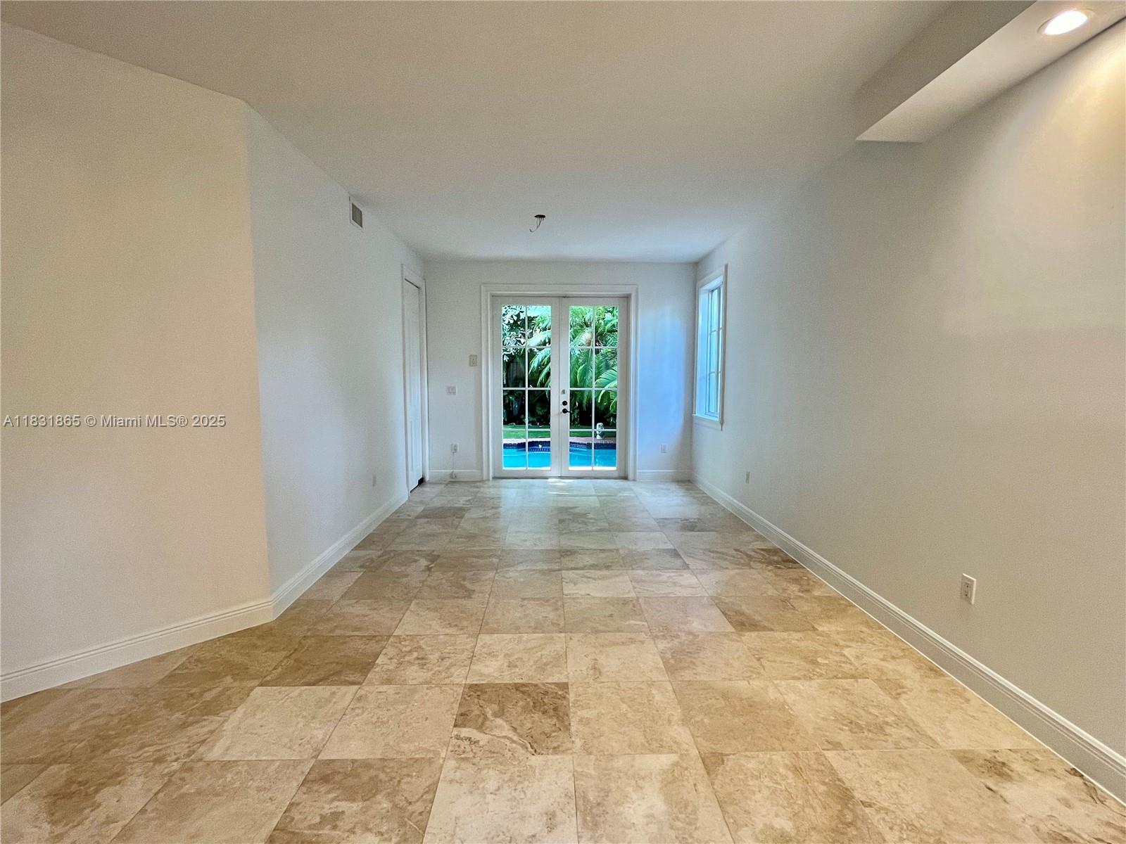 Building Photo - 4110 Pamona Ave