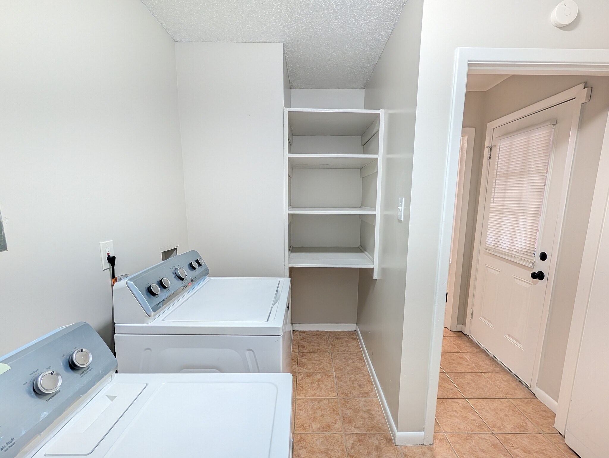 Building Photo - 9508 Labette Dr