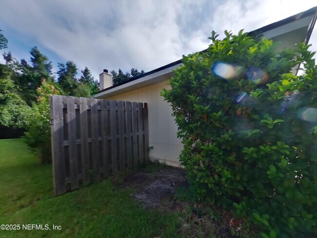 Building Photo - 495 Apple Creek Dr