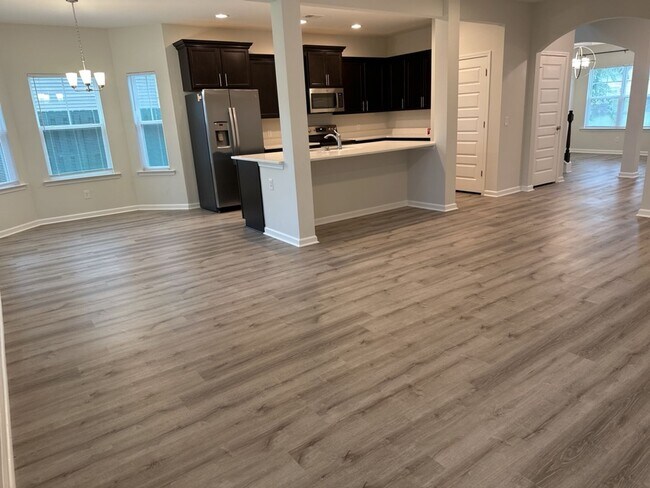 Building Photo - 5029 Castleoak Dr