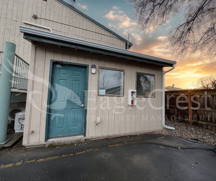 Building Photo - 17/19 S. Roosevelt