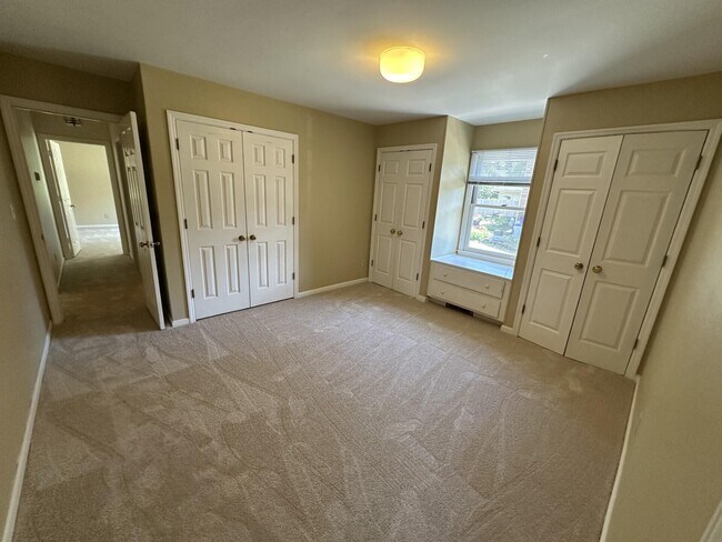 Building Photo - 2948 Candlelight Way