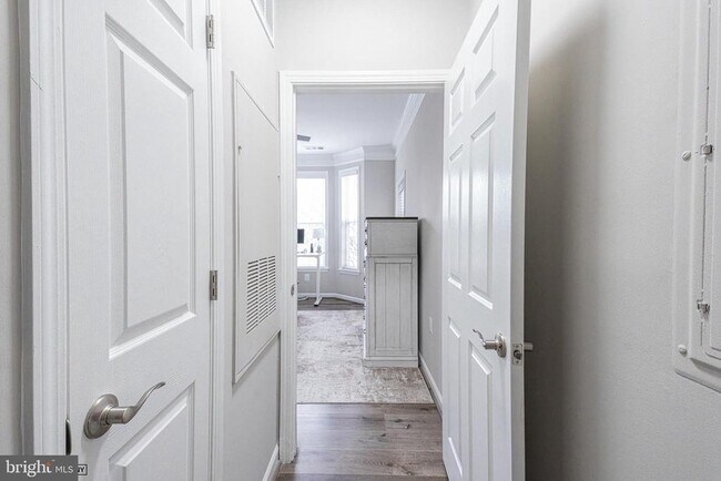 Building Photo - 502 Sunset View Terrace SE