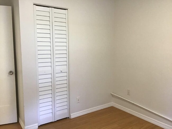 Building Photo - 717 Denton Rd