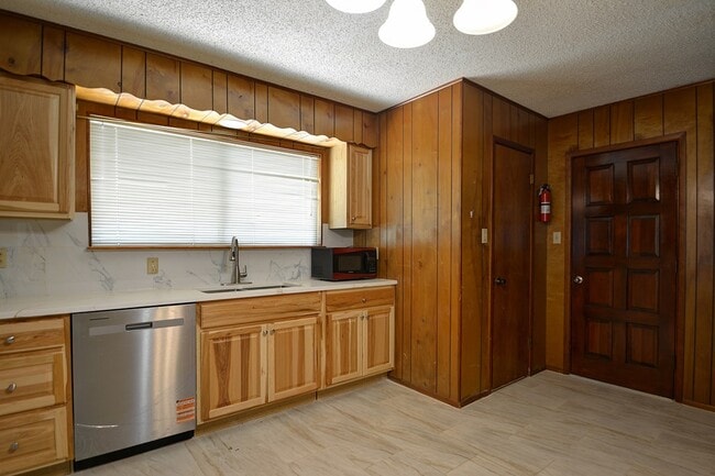 Building Photo - 111 Arizona Ash Dr