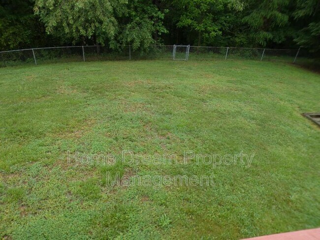 Building Photo - 10451 Edgehill Ln