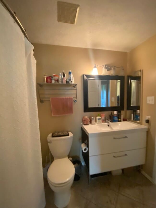 Building Photo - Bridgeville - 2 Bedroom, 1.5 Bathroom Town...