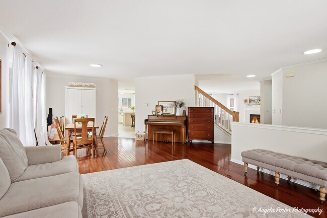 Building Photo - 1901 Kennedy Dr