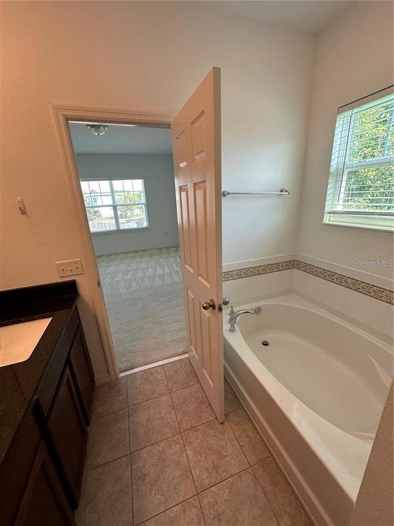 Building Photo - 9350 Woodcrane Dr