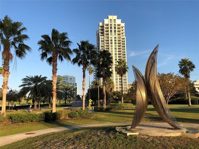 Building Photo - 1481 Drew St