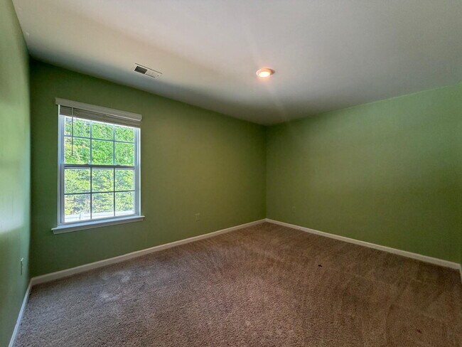 Building Photo - "Charming 3-Bed Oasis on Finnigan Rd: Spacious 1,994 Sq Ft with Granite Kitchen & Cozy Fireplace!"