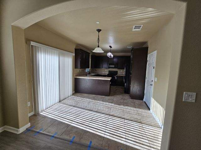Building Photo - 5620 Bloom Dr