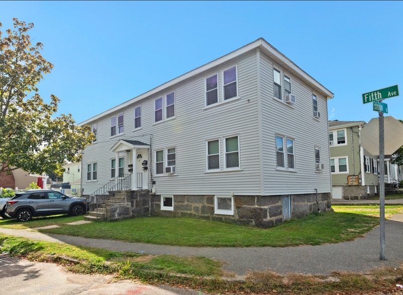 Building Photo - 25 5th Ave