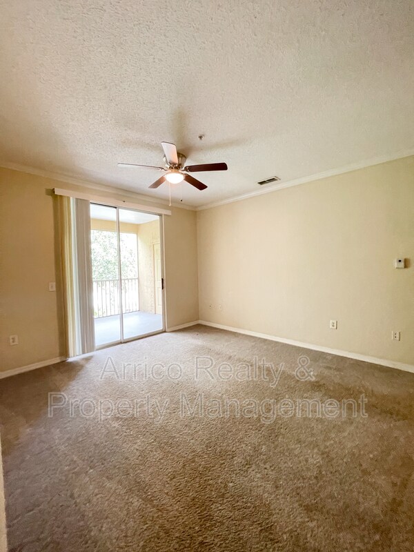 Building Photo - 18001 Richmond Pl Dr