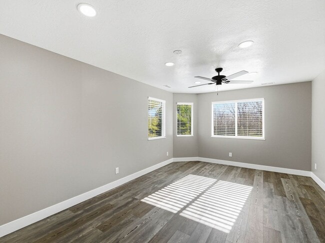 Building Photo - RES_O VAN DER WATT_14512