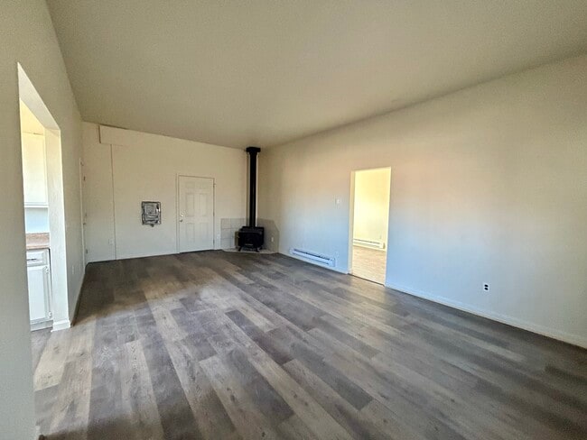 Building Photo - 904 Dresslerville Rd