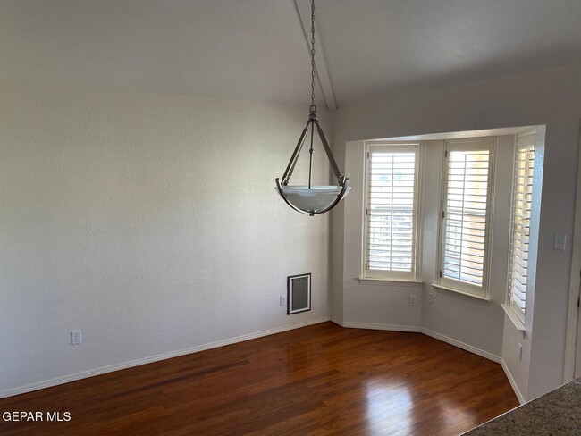 Building Photo - 715 Espada Dr