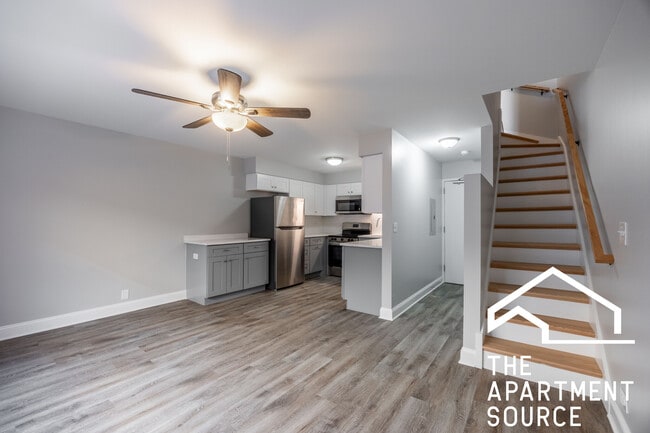 Building Photo - 744 W Gordon Terrace