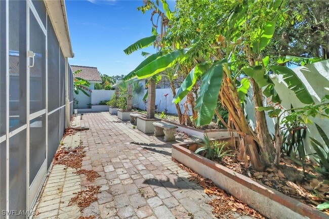 Building Photo - 1145 Jardin Dr