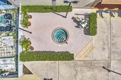 Building Photo - 8 Key W Ct