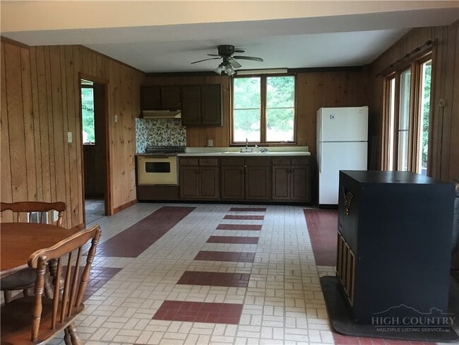 Building Photo - 1424 Bald Mountain Rd