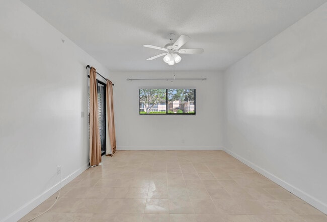 Building Photo - 15364 Lakes of Delray Blvd