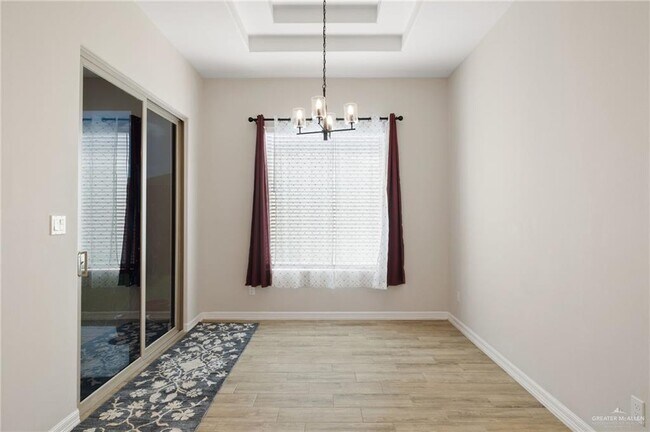 Building Photo - 1209 S San Antonio St