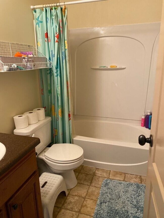 Building Photo - Beautiful 3 bedroom townhome in Draper!