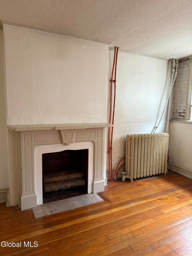Building Photo - 55 Ten Broeck St