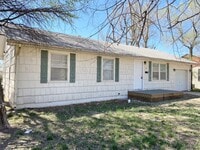 Building Photo - 3 Bed 1 Bath with Garage