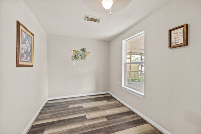 Building Photo - 10613 Chadwick St