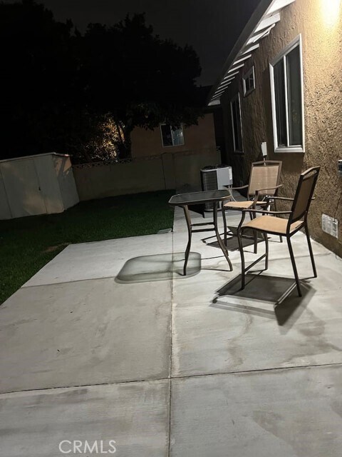 Building Photo - 15649 Aravaca Dr