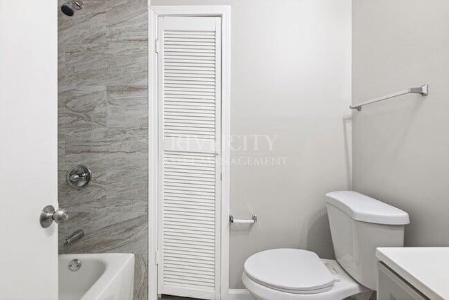 Building Photo - 3240 Boxdale St