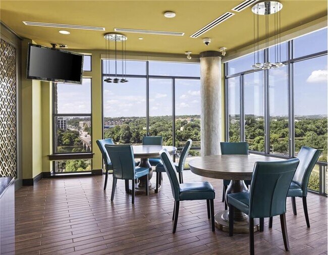 Building Photo - 117 1/2 Sandra Muraida Way