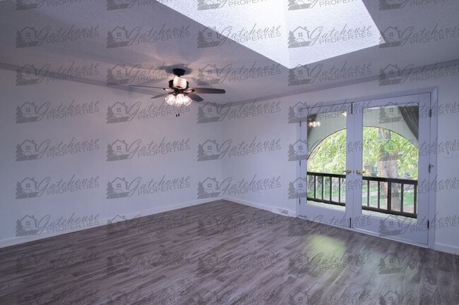 Building Photo - 3342 S Oneida Way
